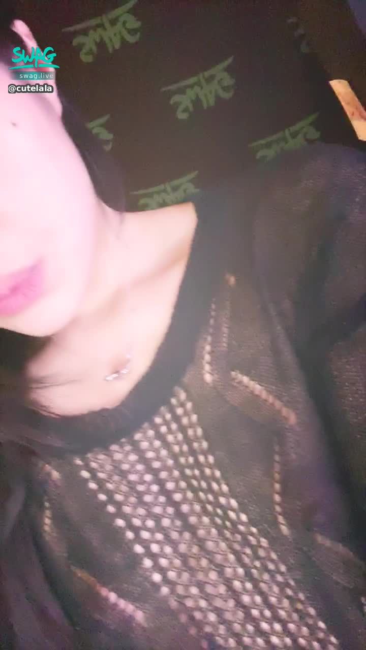 c******a : 寶貝們今天提早下播啦😅😅
有點體力透支快睡著了😂今天有在直播間送我禮物的哥哥記得私訊我拿福利唷💕💕💕