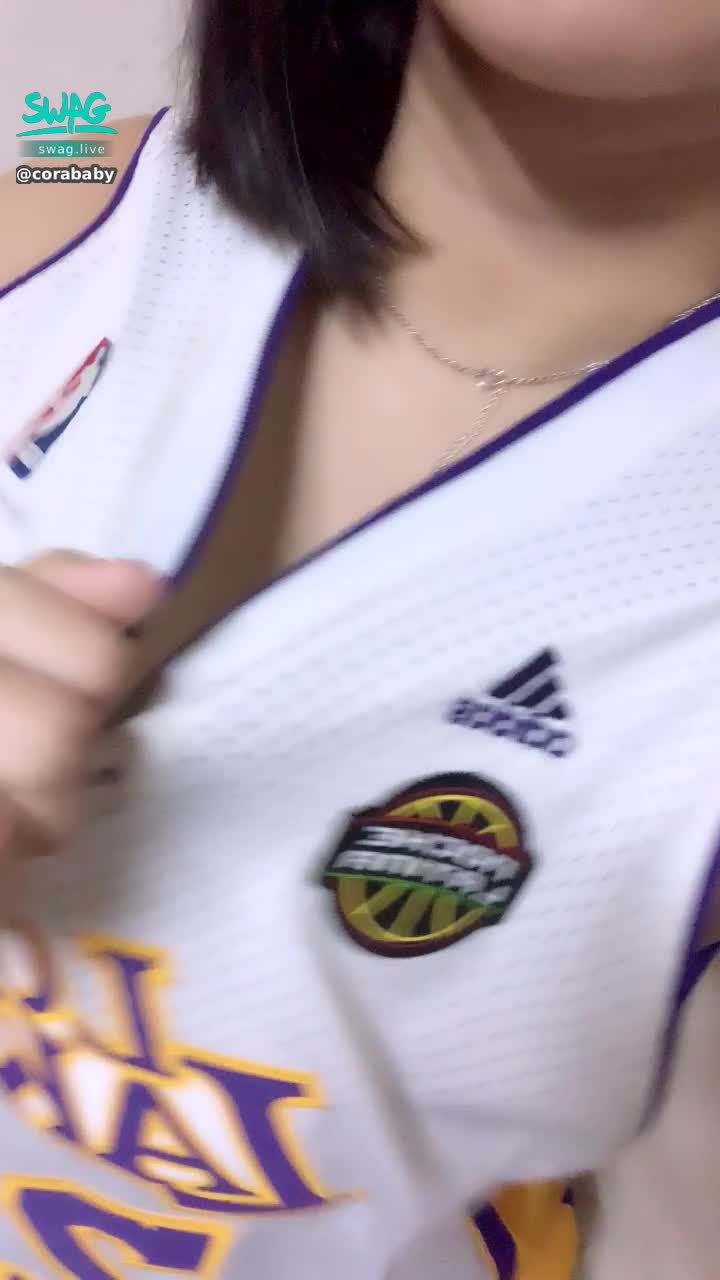 corababy : 🌸 cora新寶貝 Day5 💕 福利😳...不小心拉太下來了😱😜