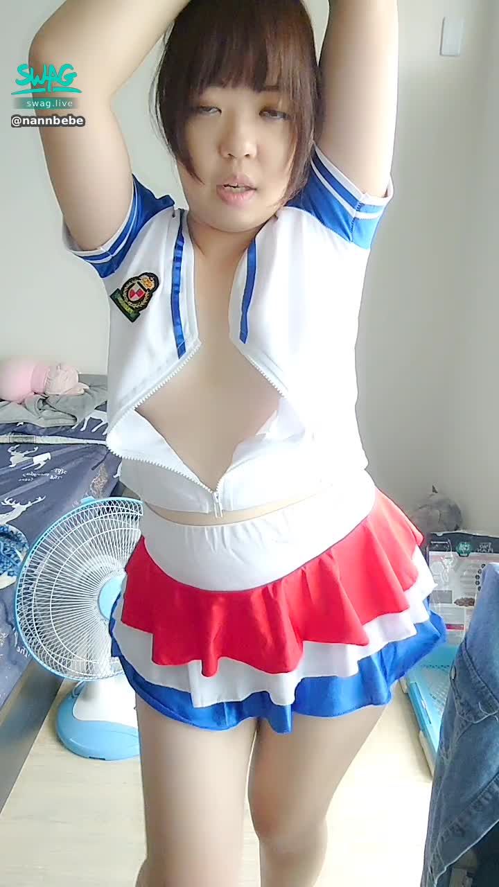  : cheerleading girl