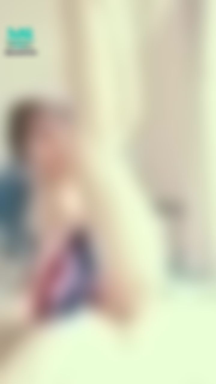 n******e : 啦啦隊女孩舉腳很適合插入