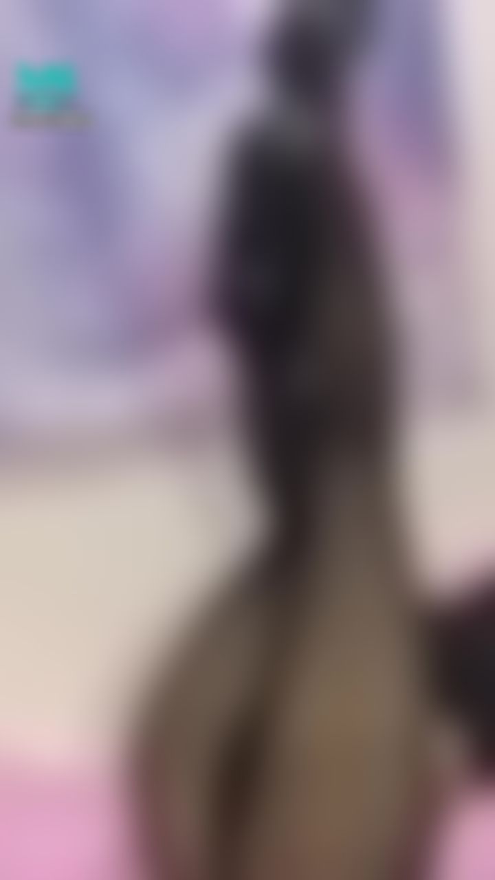 m********y : 寶貝，想要你把我的腿放在你肩膀上，感受肉棒的溫度