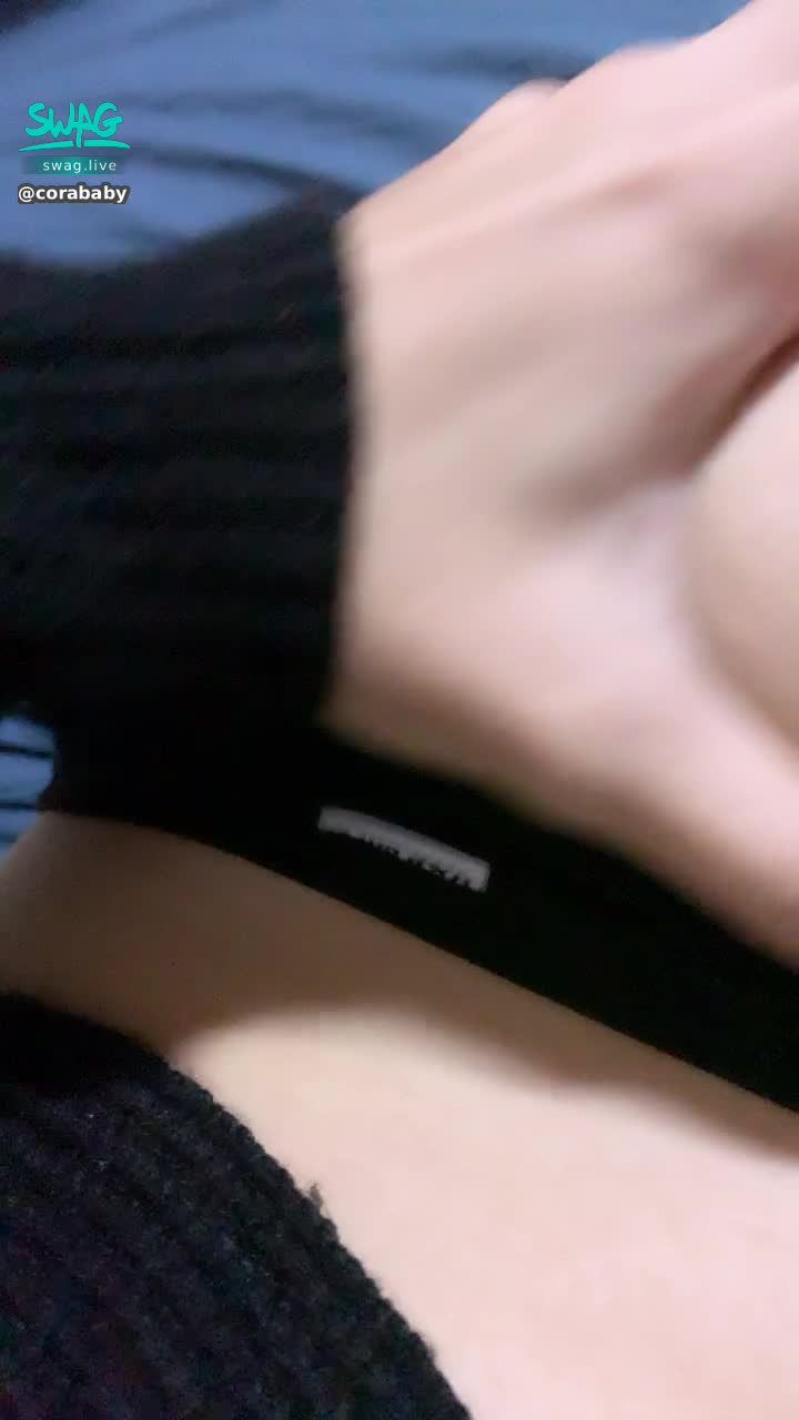 corababy : 🌸 cora新寶貝 💕 摸摸😳拍到身體都熱起來了🥵可以幫我解熱嗎🥺