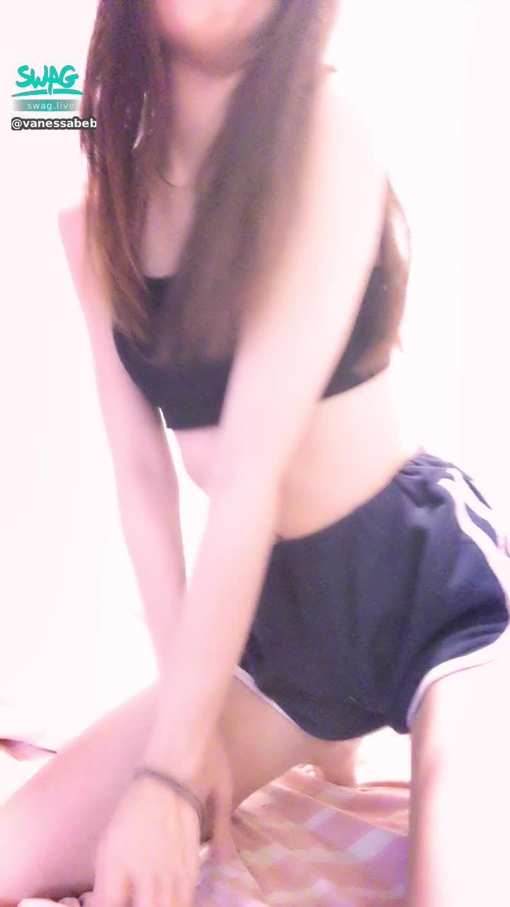 v*********e : 可以當你的小情人嗎😝