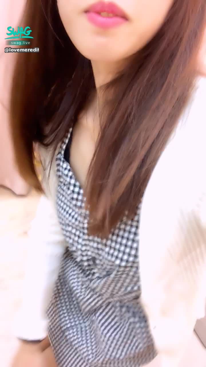 lovemeredith : 🪑
我募資買的模組沙發在這裡有展示中心耶，滿穩滿好座的，好想睡😴
🛋

🧝🏻‍♀️美騷vivi的第一隻長片粉粉請享用，喜歡麻煩幫我按讚👍
https://go.swag.live/P9hksoBFhiXaYkGs8

㊙️包月vip

⚜️約會有2️⃣種

🗽直刷約會⏩別墅🏡*3

11/15 00:00-11/21 23:59 抽籤約會
告別無聊約會，找薇薇幫你升溫🌡

送1支籤送3部vivi甜美淫蕩片案案案
送30支籤送包月vip騷浪蕩淫片1個月
送61支籤送保底約會1次
50籤抽1粉就能和我甜蜜約會呦

💎
女人一般不會留前任送的東西。
🎀

⭐️每天晚上21:00-23:00來直播間壞壞
     送包包👛，讓你射好舒服睡😴
      ♥️加開00:00-0800時段♥️
⭐️約會直接談，不囉嗦🤗
⭐️新老粉💦濕訊，送高跟鞋👠、約會籤🎁
     或抬槓6️⃣句送大尺現拍私藏片的