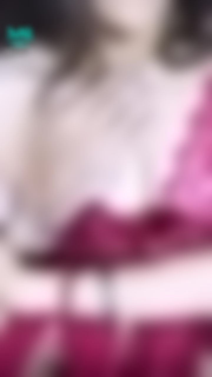 siyueh : 哥哥喜歡怎樣的睡衣呢？
幫我脫掉好不好💕
好想躺在床上被你征服喔😈