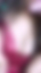 siyueh : 只剩玩具可以玩
玩具滿足不了的
哥哥能滿足我嗎?