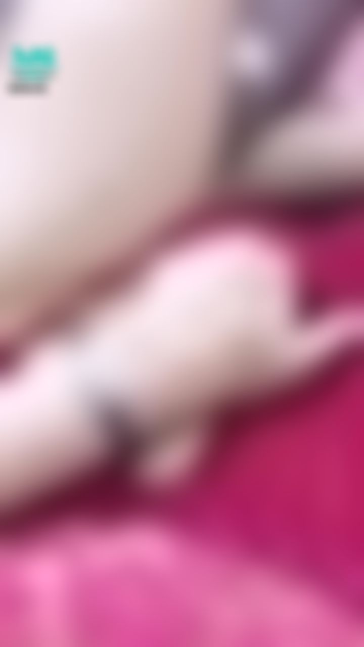 siyueh : 只能自己摸自己的濕穴 
還發出害羞的淫叫聲😳