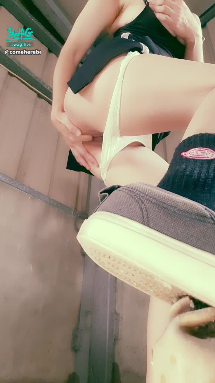 c**********e : 爽死我了……要快點🥵🥵🥵朋友要回來了