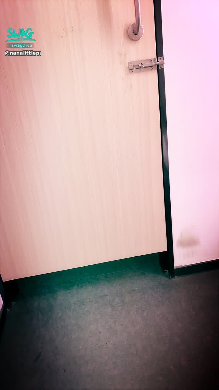 nanalittlepupy : 大哥哥 我可以偷看你嗎😝
