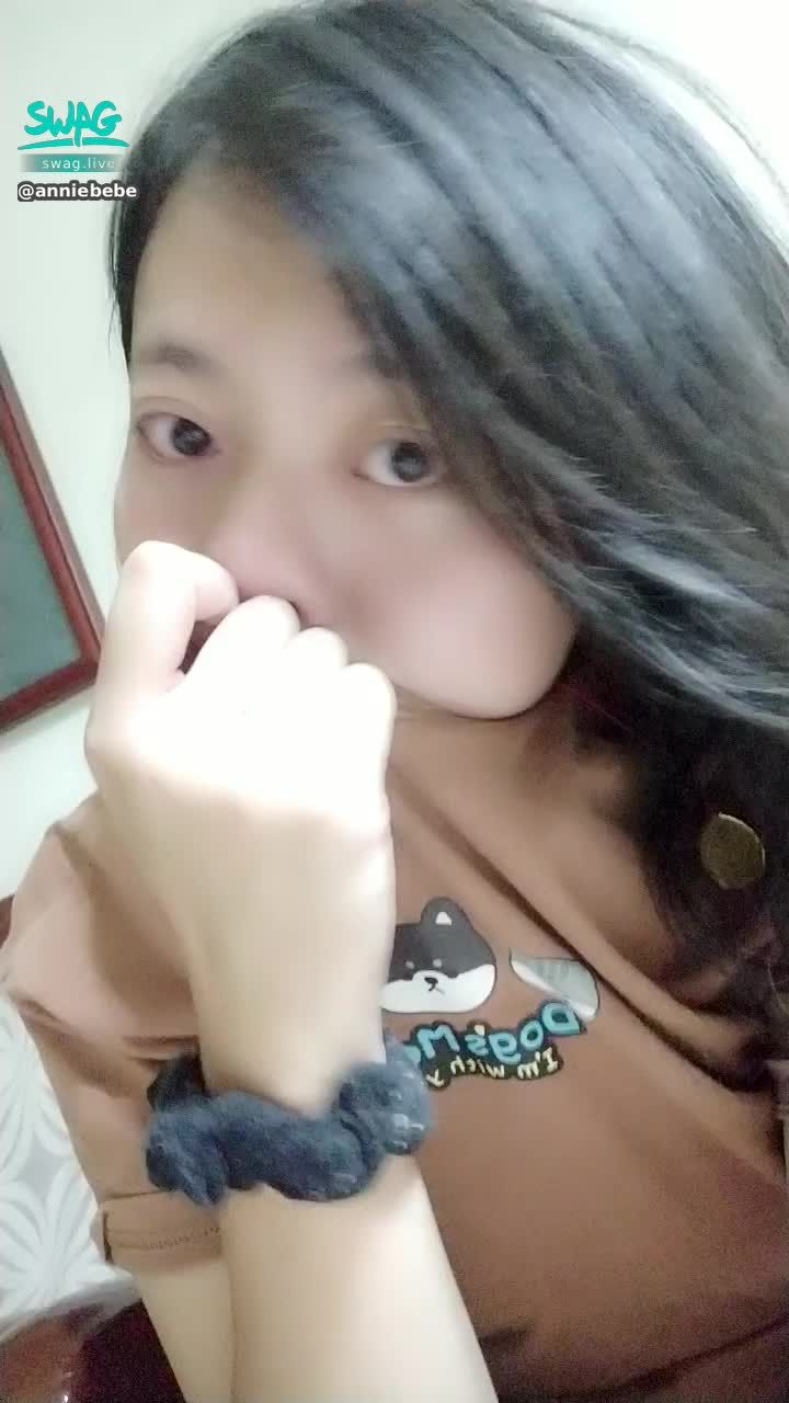  : Want to catch up on sleep but have allergies 😭😭😭 uncomfortable 😢😢😢
What? ! You said you want to know what I'm wearing inside? 😶
Then come and chat with me first~ 😝😝😝