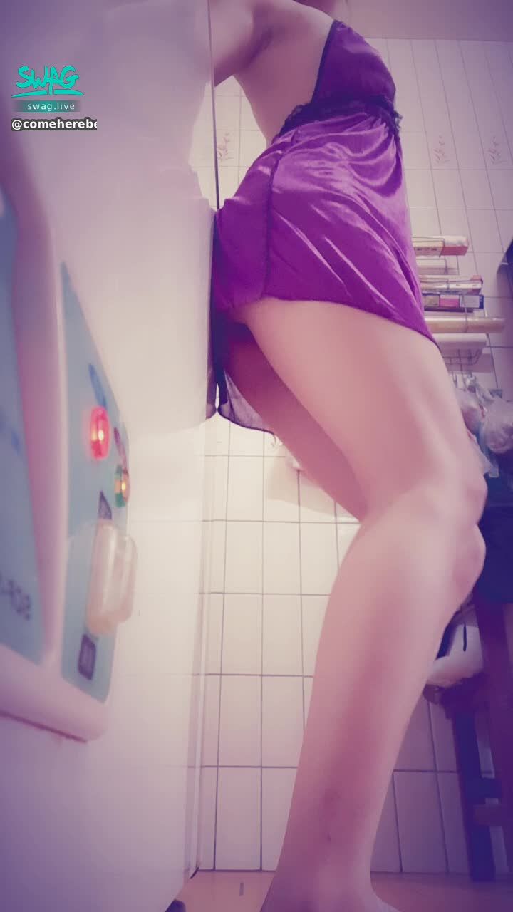  : 看我尖挺的乳頭……就是要你吸我啊～