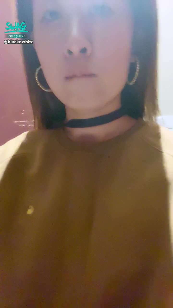 b**********m : 露臉尿尿 尿尿聲 羞恥的三角地帶