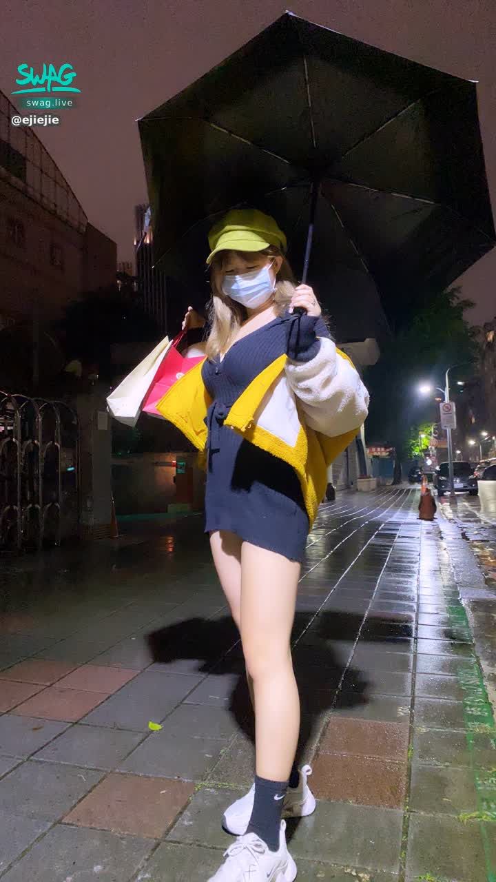 e*****e : 穿這樣去Shopping獲得很多目光💓🥰