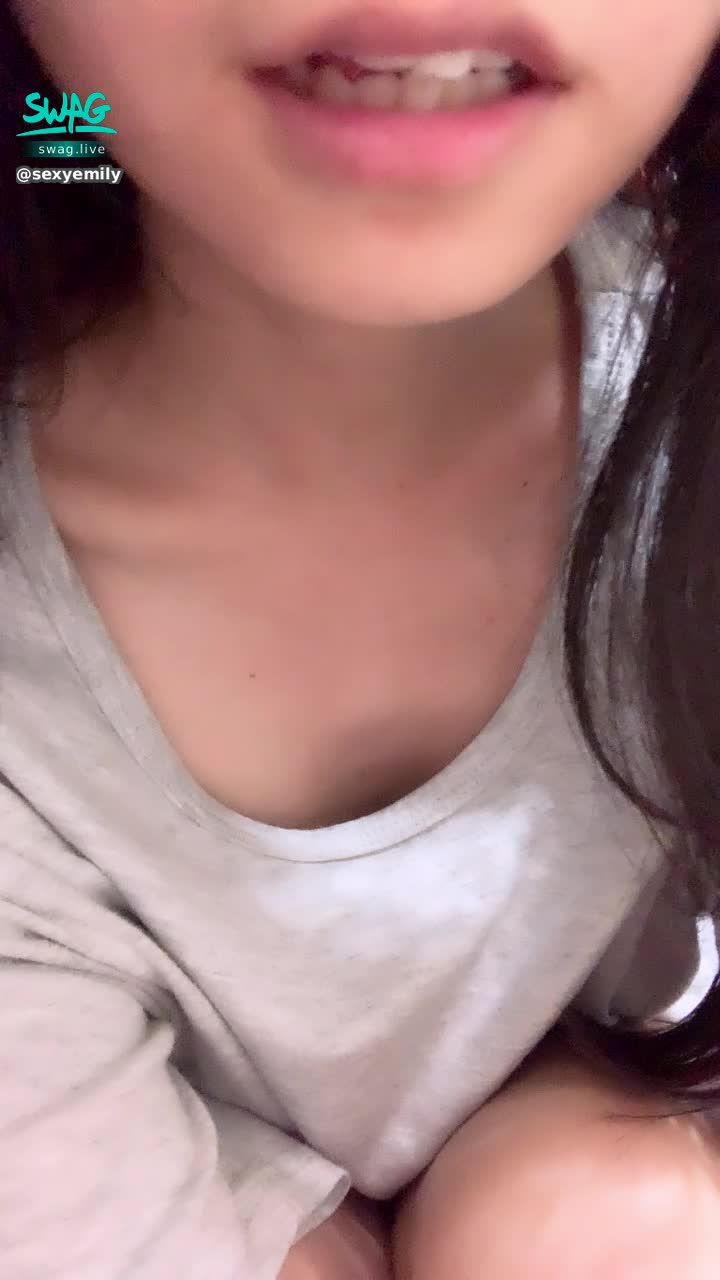 sexyemily : 唱唱歌🎤