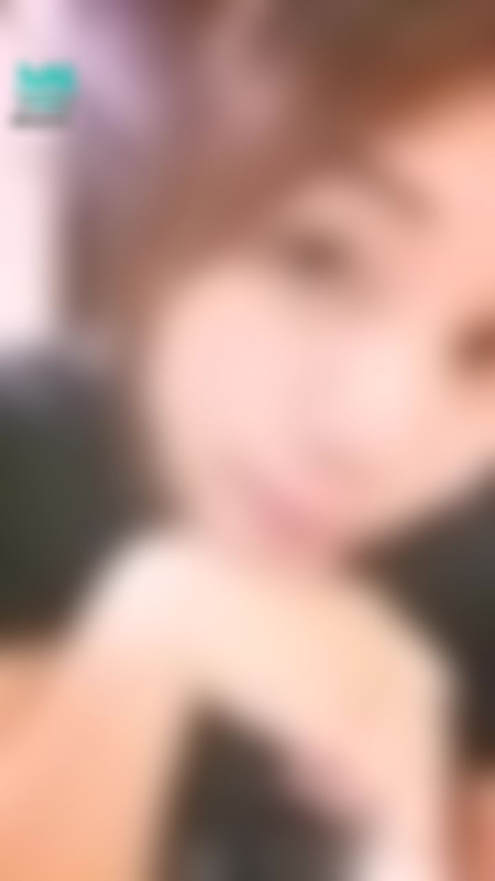  : 哥哥們午安安❤️  天氣濕濕冷冷的，有沒有多穿一件啊
要小心別感冒了唷😘


🎄超值聖誕🎄 一個聖誕跳蛋 換兩部專屬自拍影片🥰 寶貝們還不趕快參加嗎❤️