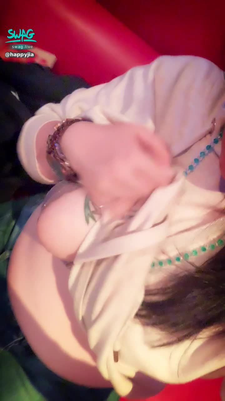 h******a : #好熱好想在包廂打炮炮