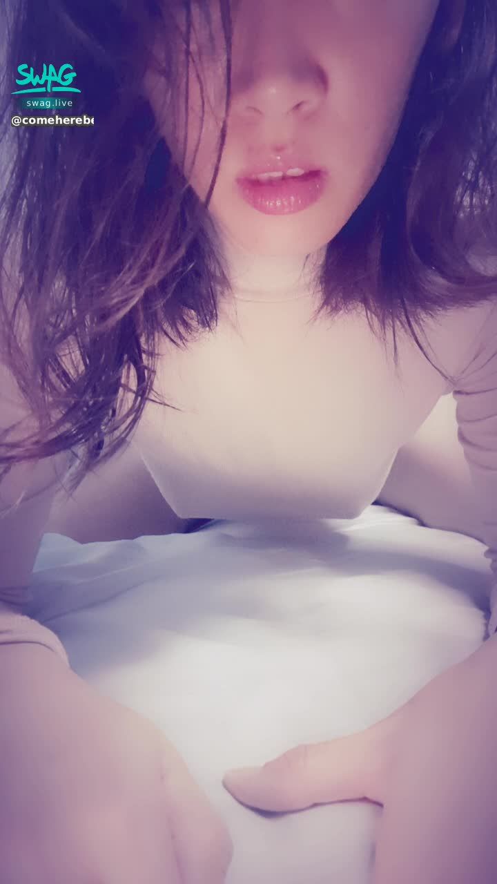 c**********e : ❤姐姐的誘惑❤ 你什麼都不吃，那你要看我吃嗎～