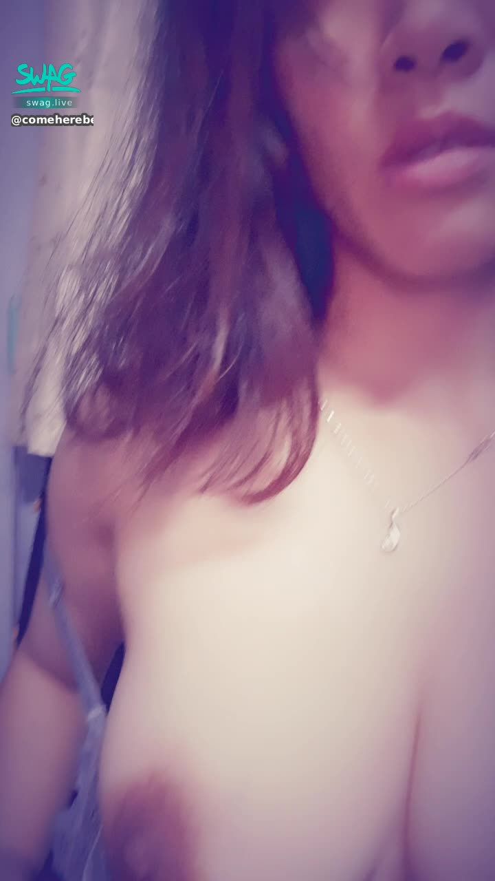 c**********e : 慢慢的脫下搓揉~臉這麼淫蕩，你喜歡嗎～