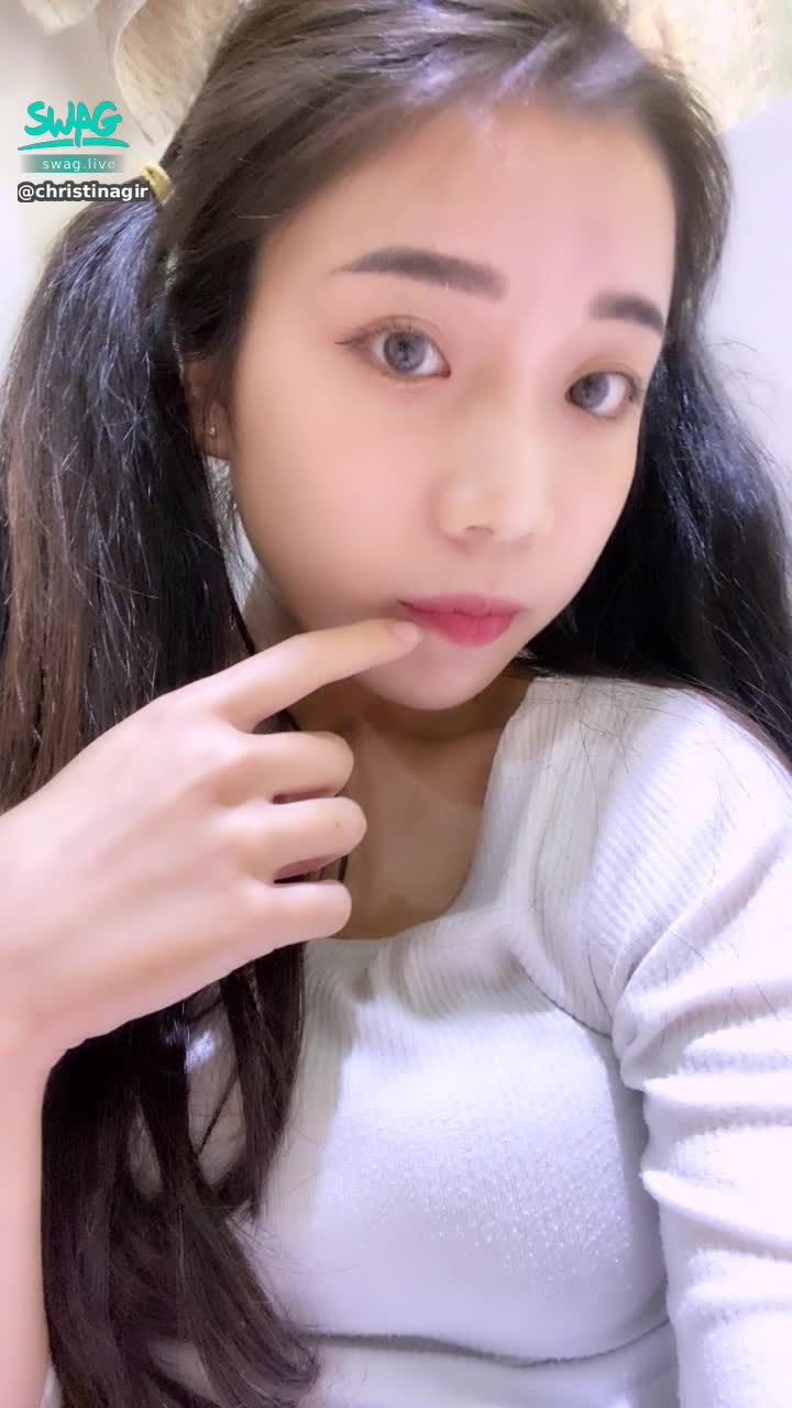  : Umm~ baby, do you want me to change like this! 😍😍 come private message me 👼🏻 tell me~

Private message baby said: I like CC exclusive Ah Hey Yan series~ (there are teaser photos available ❤️❤️ )