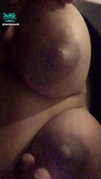 h**********w : 深夜揉奶😳😝
-
歡迎私訊許願想看什麼樣的限時動態,或是來跟我討論親愛的專屬的小短片或是照片來解鎖更多光子的秘密呦😘(🈲️露臉)
哼哼〜想不到能夠訂製什麼專屬的照片或小短片嗎?放心放心,我都幫你想好啦!🎉
想要光子在自己的胸部上寫上你的名字,讓我成為你專屬的寶貝嗎?或是想讓我在影片裡對你說什麼令人害羞,心跳加速的話嗎?
👉單純想私訊文愛,或是私訊送禮物,讓我用語音跟你聊天也都是可以的哦!🔞如果還有其他想法,也都歡迎私訊跟我討論呦〜🥰
無論是想許願或是訂製專屬的照片影片,我都在線上等著你來跟我討論聊聊~喜歡的話,希望大家也能送點小禮物給光子呦!😘❤️(可依照禮物價錢給予相對應尺度的照片或影片哦😉)