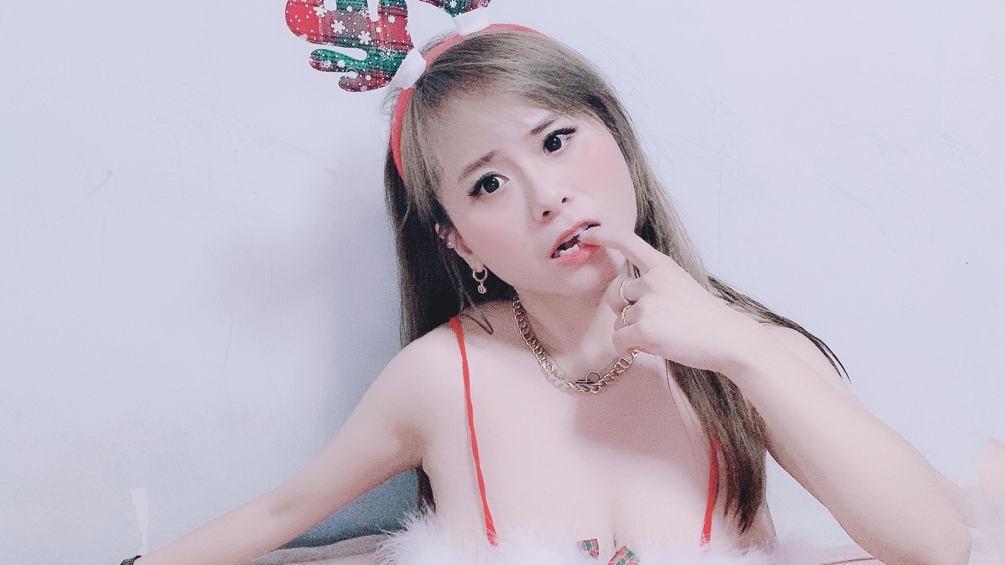 babecindy : 趕快來簽收你的聖誕禮物
解鎖完私訊我聖誕快樂，會有隱藏版影片喔❤️