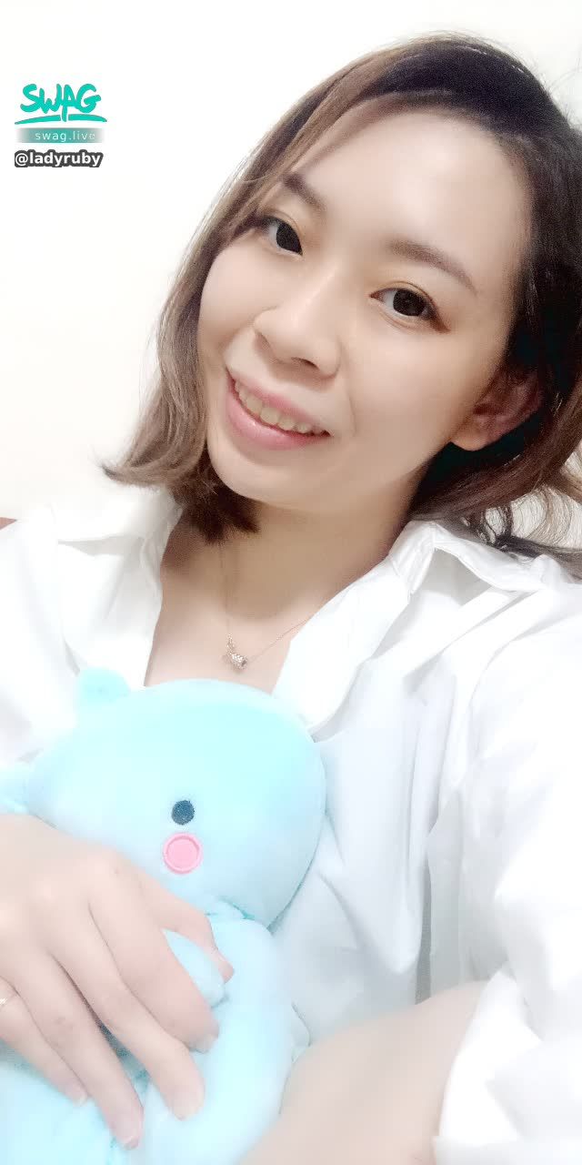 l******y : 大家晚安安❤穿這樣睡會不會太壞🙈🙈🙈