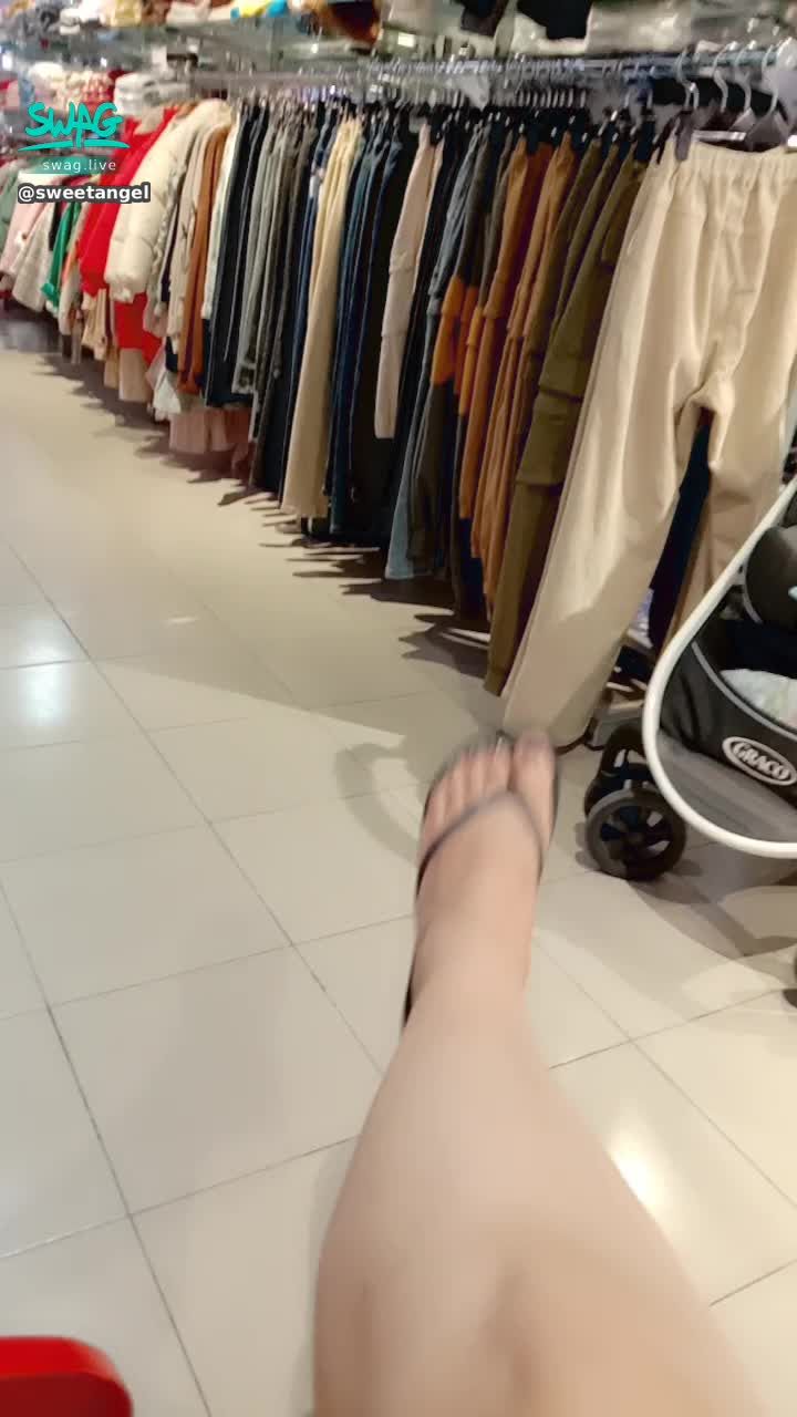 s********l : 來朋友這聊聊天，晒晒我的豬腿哈哈哈哈哈哈