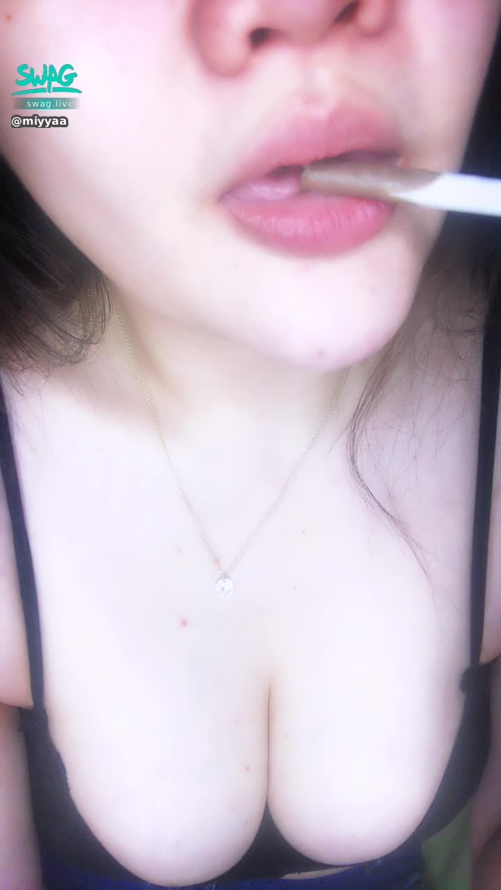 miyyaa : 喜欢舔舔👅🔞❤️😝