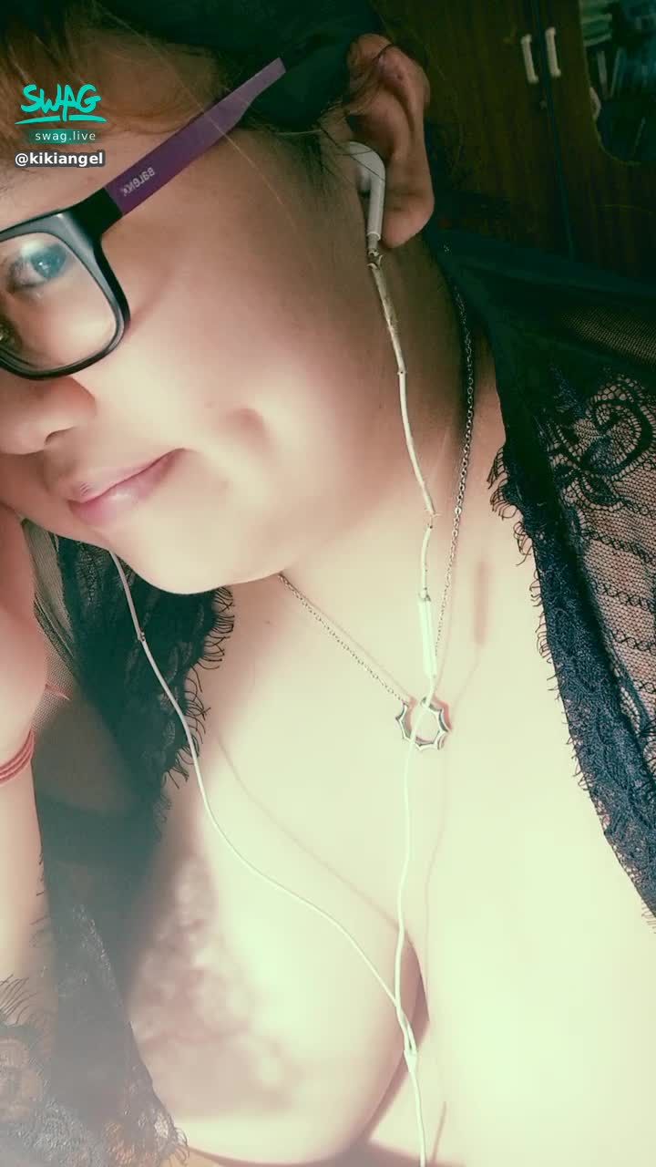 k*******l : 還在寫報告♥學長救我好不好👀