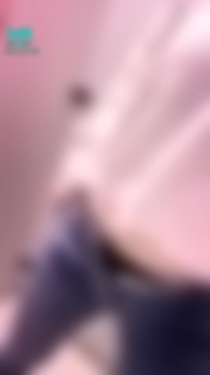 sweetbooboo : 偷窺視角😈上學遲到💦💦來來 學校廁所偷拍尿尿❤️
波波白嫩嫩的屁屁😈