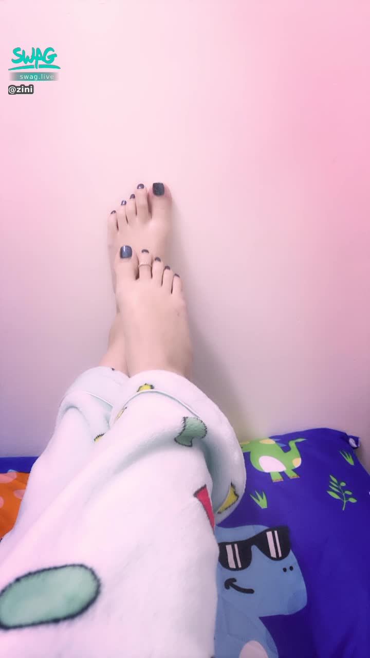 chavalove : 腳控趕快乃吃我呀⁄(⁄ ⁄ ⁄ω⁄ ⁄ ⁄)⁄❤️