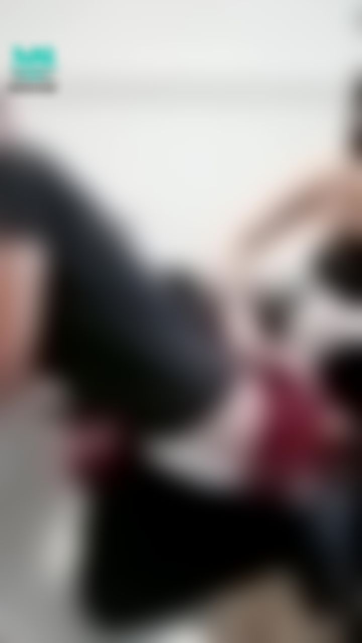  : 小幫手肛一發😂真的肛下去了啦~來小幫手不要怕~用力！