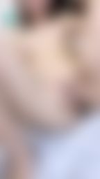sexyemily : 睡前自己偷偷來一發,手指頭沾滿穴穴的液體❤️💦
