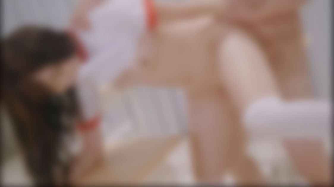 feifeibebe : 這次考試沒考好 老師就把我跟男同學一起留在教室自習😩自習到一半 對方叫了我 隱約看到他拿著一個東西 按了一下 過了一會兒 突然發現自己的嘴巴黏黏的... 沒多想 就去洗手間～

隔天～ 趕著上體育課的我 匆忙的到教室換衣服 這時 好像發現男同學 在我後面 他拿了一個東西 按了一下 過了一回 發現他居然在幹我❗️後來他才說那是時間暫停器 這段時間他都在對人家壞壞... 聽到這個 當下很錯愕 但又因為被幹的太舒服了 只好在教室裡 繼續大戰😈 最後直接射在人家小穴裡面.. 精液都流了出來... 好色呢🥴

#美乳 #白虎 #美尻 #口交 #中出 #角色扮演 #女學生