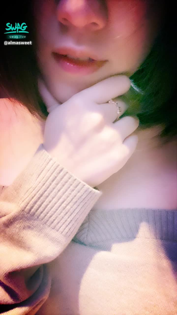  : In the daytime, go with a little sexy style
In fact, I think sometimes a little sexy is better than a big sexy
What do you think 🤭
