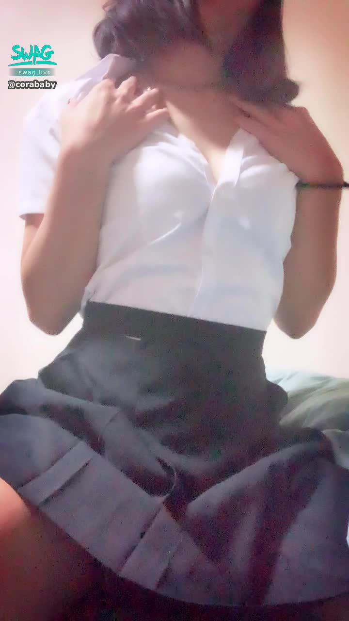 corababy : 🍀清純學妹🍀藏不住的好身材💯💯大奶纖腰翹臀😝想被你每天疼愛💕💕💕