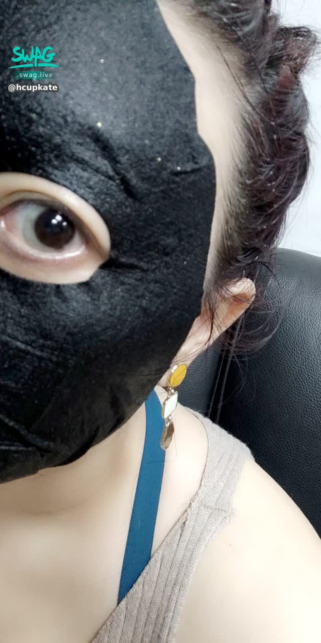  : Put on a mask and have a rest, the broadcast will start at 23:00 later~