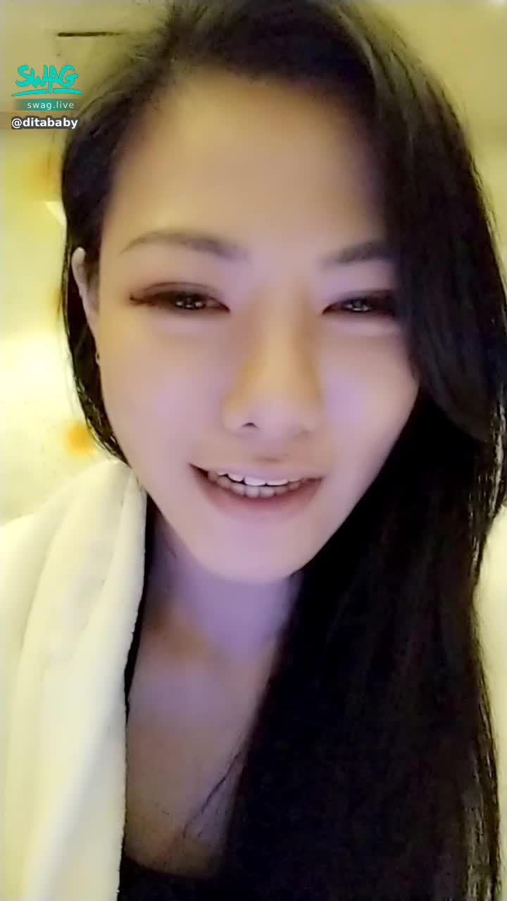 d******y : 休息中，吃貨上場。😁😝