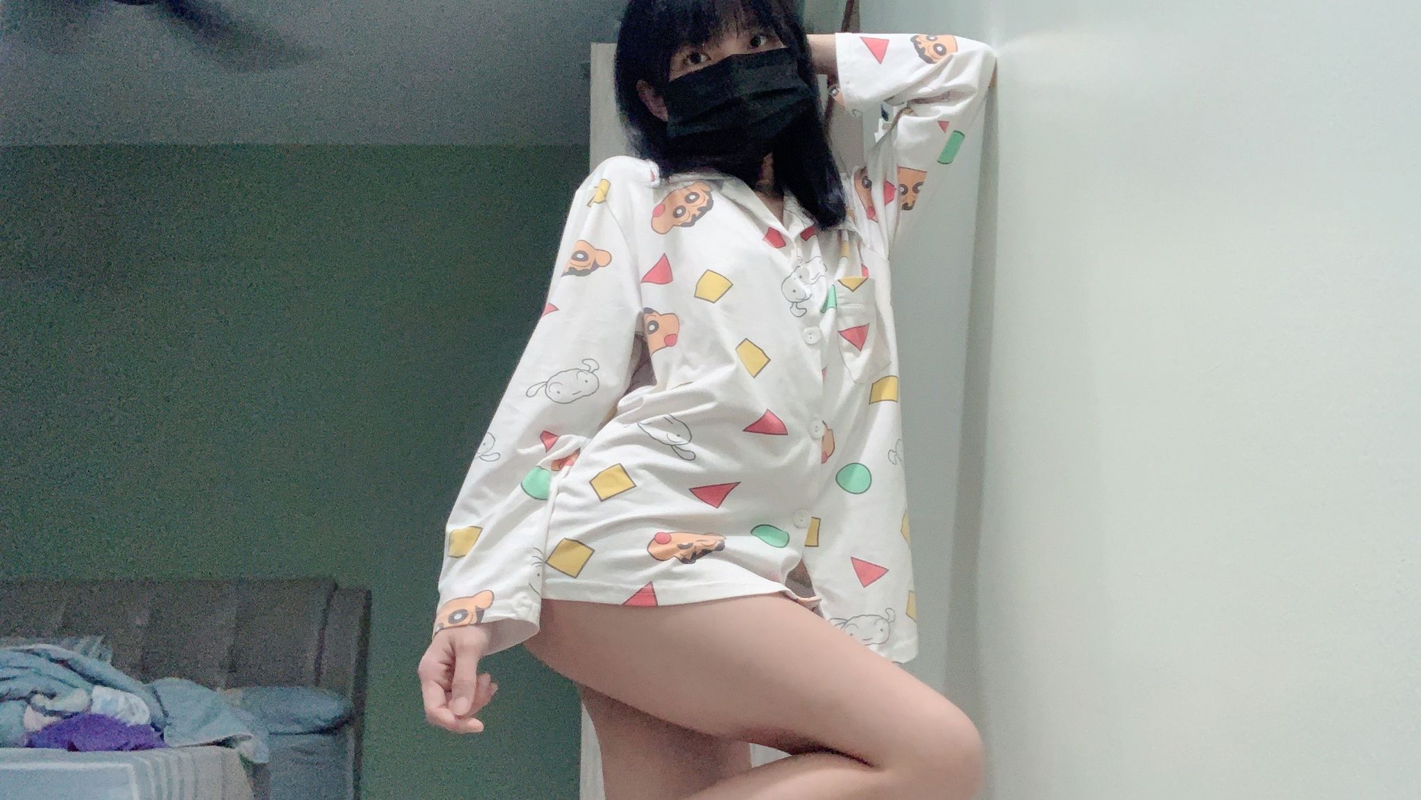 lizbaby : 喜歡我這貧乳的身材嗎？想不想把我幹了呢？
好想要...