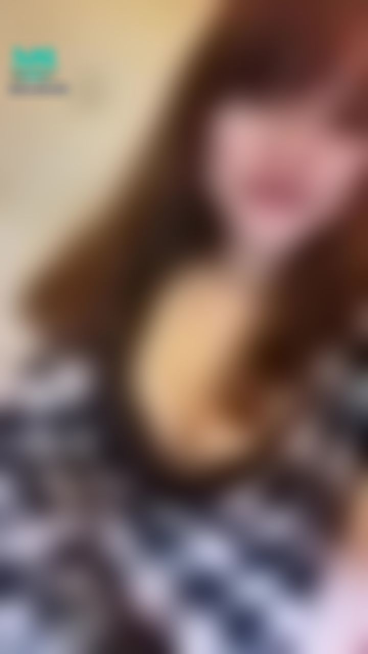 : 🤫偷偷在房間慰慰+淫叫🤫好想要哥哥的肉棒..哥哥可以插進來嗎👉🏻👈🏻