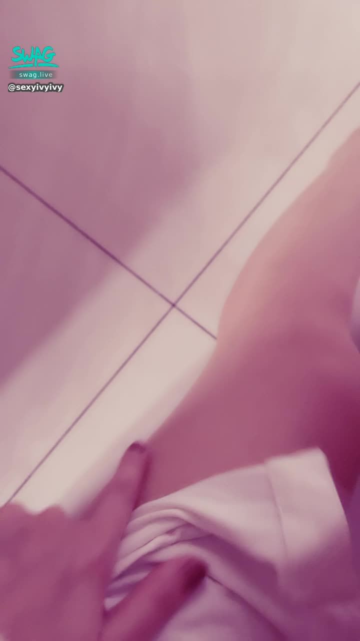sexyivyivy : 早安安💕💕💕
期待喔今天的穿著嗎😈😈😈