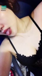 miyyaa : 舌吻👅👅👅好久没亲亲💋了 ❤️