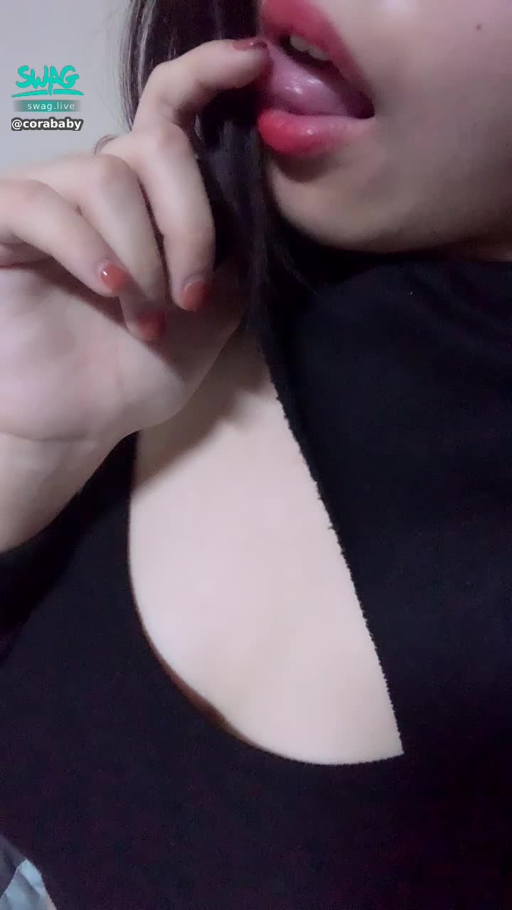 corababy : 💜淫慾瑜珈💜靈活的舌頭👅保證秒射‼️這麼會吸的嘴巴錯過就沒了ps.開聲音聽吸吮😝