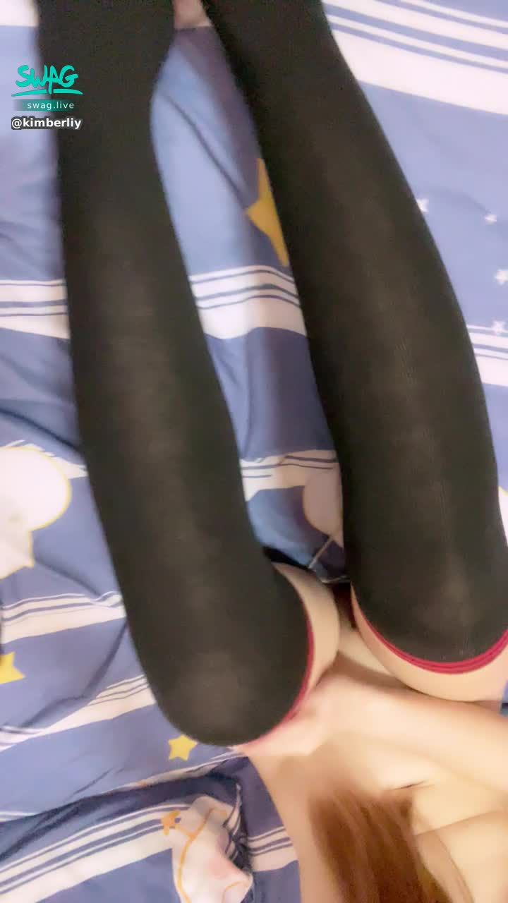  : 性感長襪配鮑魚😈