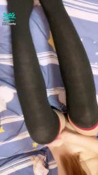 k*******y : 性感長襪配鮑魚😈