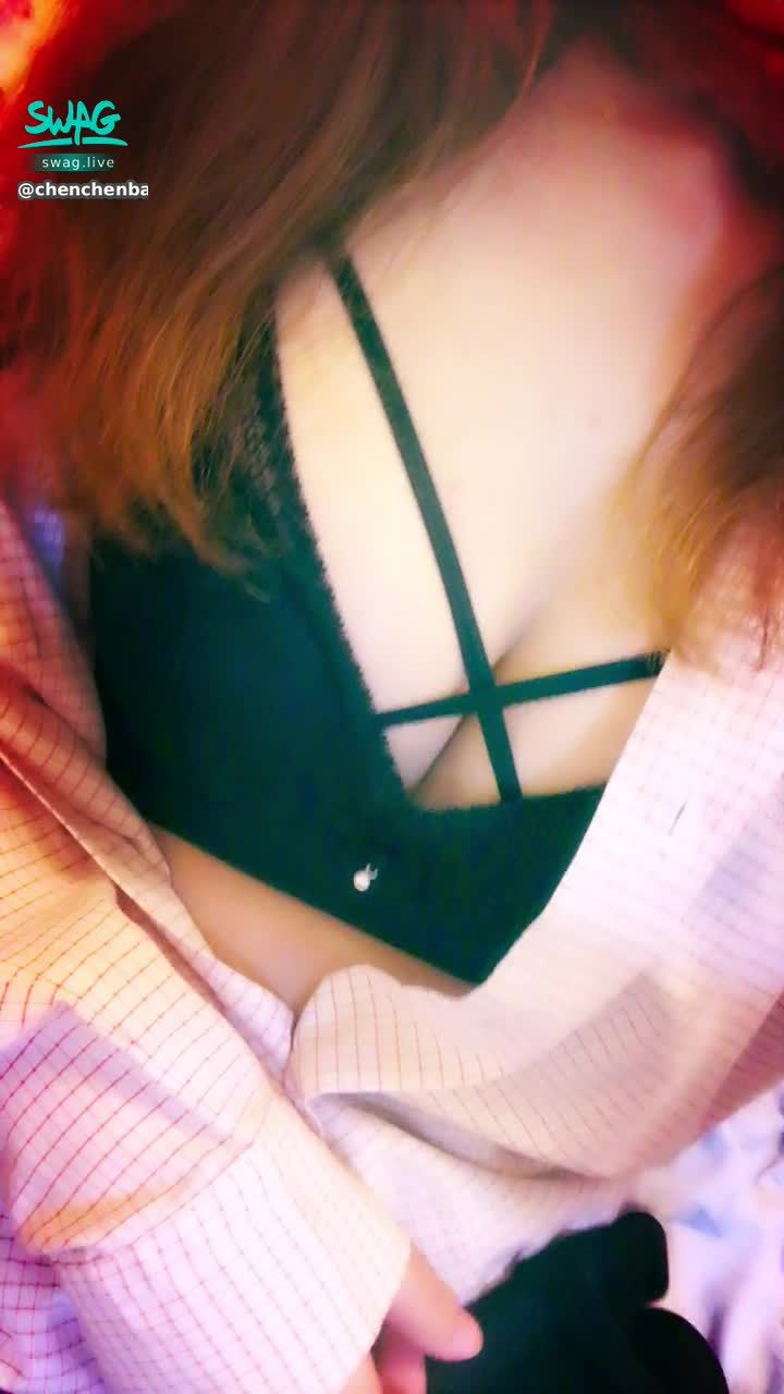 chenchenbao : 解鎖看晨晨慰慰💦對了 晨晨最近想開直播跟寶貝們聊聊天 寶貝會來支持我嗎❤️❤️