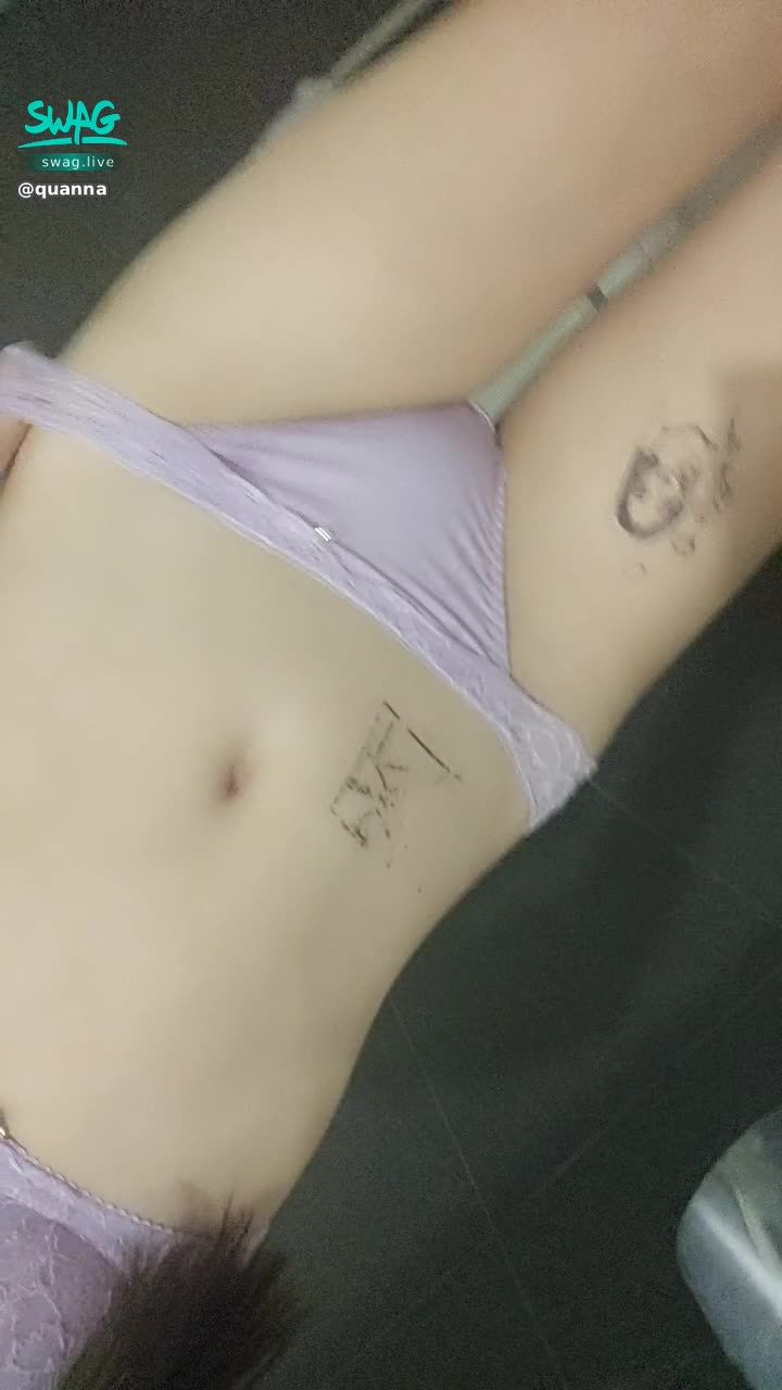 quanna : 無碼💦重口味❤️哪有人邊噓噓邊揉奶的🙈🙈