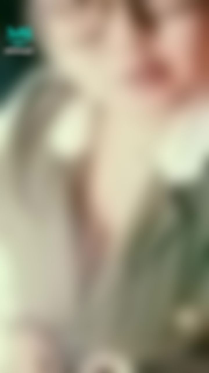  : 👗小嬌妻👗玩雞蛋...大奶才撐的起來溝溝給它滾來滾去🌀🌀
哎呀~有沒有寶貝想吃虞兒親手煮的飯呀😋
我沒有玩食物🥺