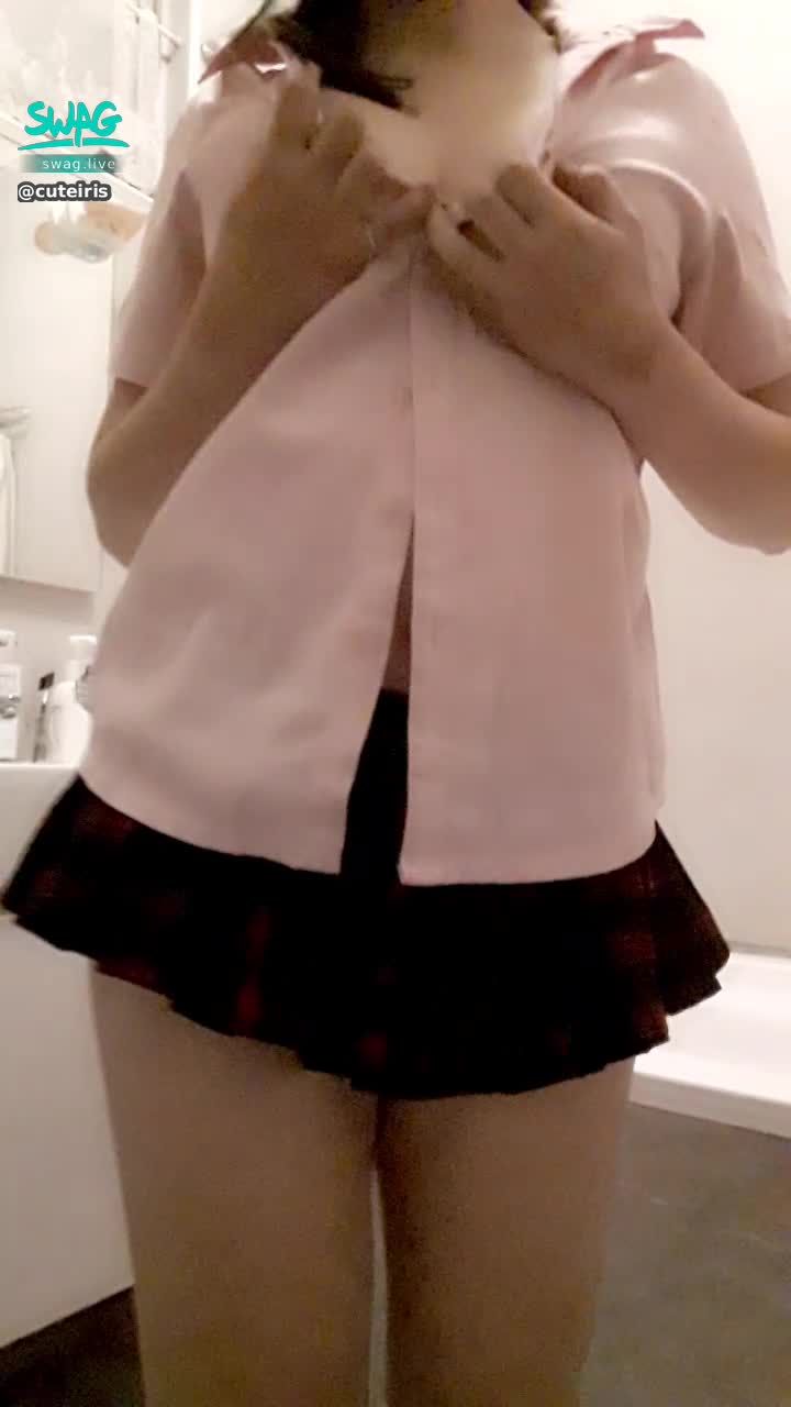  : 