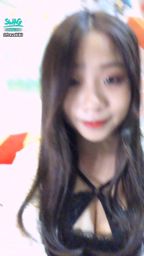 freyabibi : 你們猜猜彤彤在哪 今天跟長腿美女一起直播喲 快來看看我們 @lovejulia